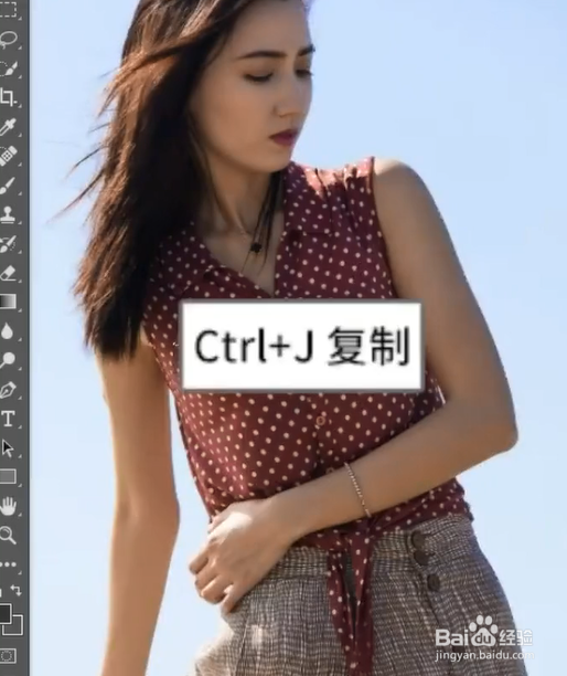 如何把偏暗的照片调亮？