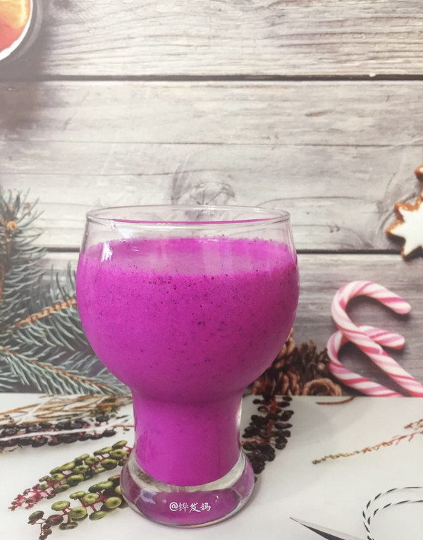 红心火龙果奶昔