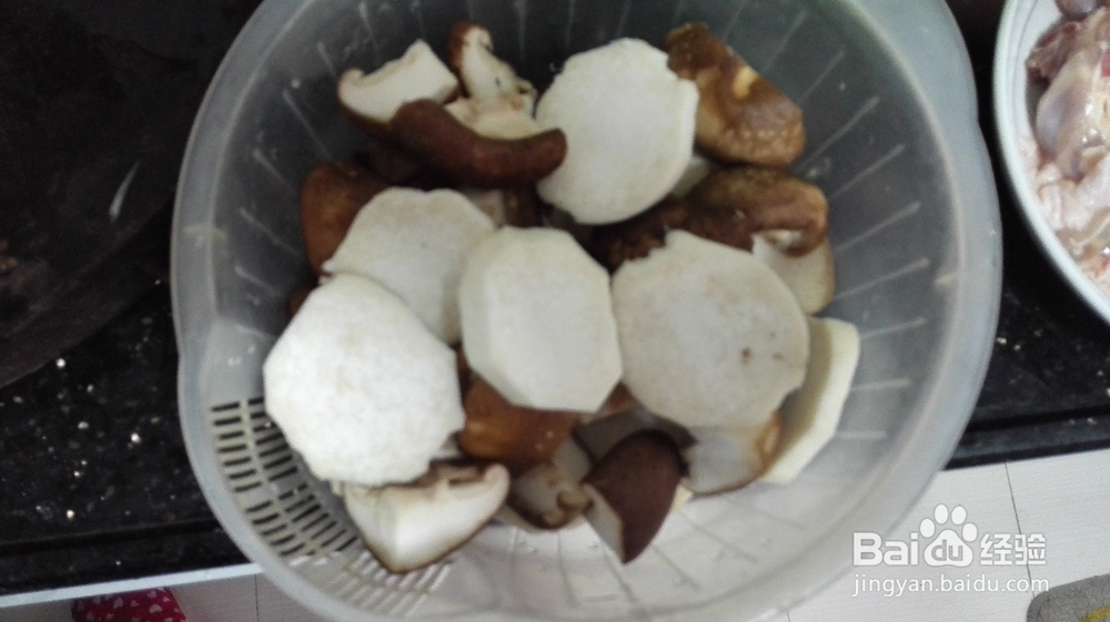 杂菇爆炒鸡腿肉