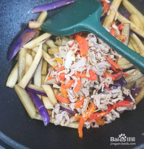 鱼香茄子:鲜香入味,比肉末茄子还好吃下饭