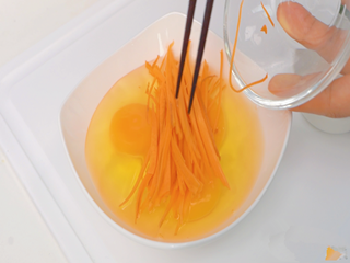 胡萝卜虾皮煎蛋怎么做