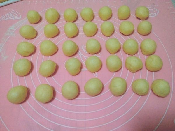 玫瑰花酸奶面包