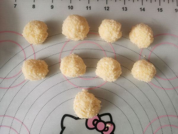 火龙果椰蓉面包