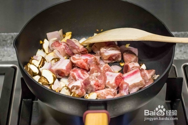 怎么做南瓜排骨焖饭