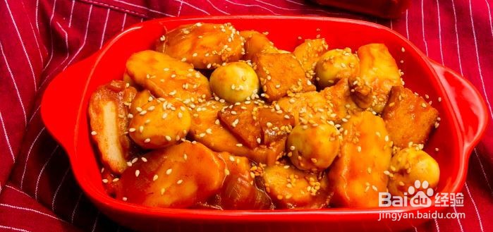 鹌鹑蛋鸡肉炒年糕怎么做