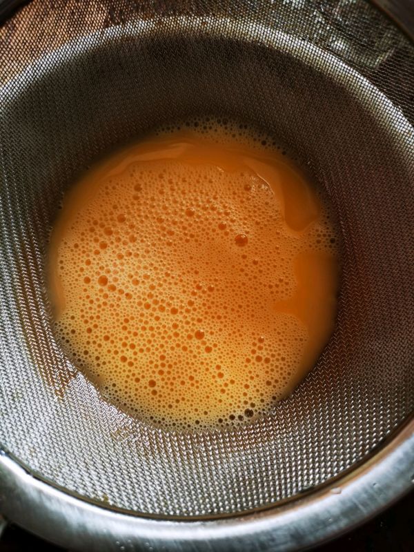 鲜蔬虾仁炖蛋。