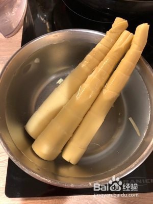 养生食补香辣笋子烧牛肉的做法