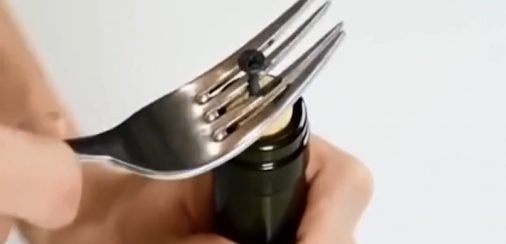 教你如何开红酒？