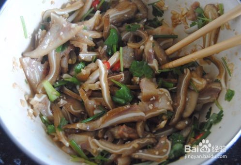 家常版凉拌猪耳是如何做的?教程图解