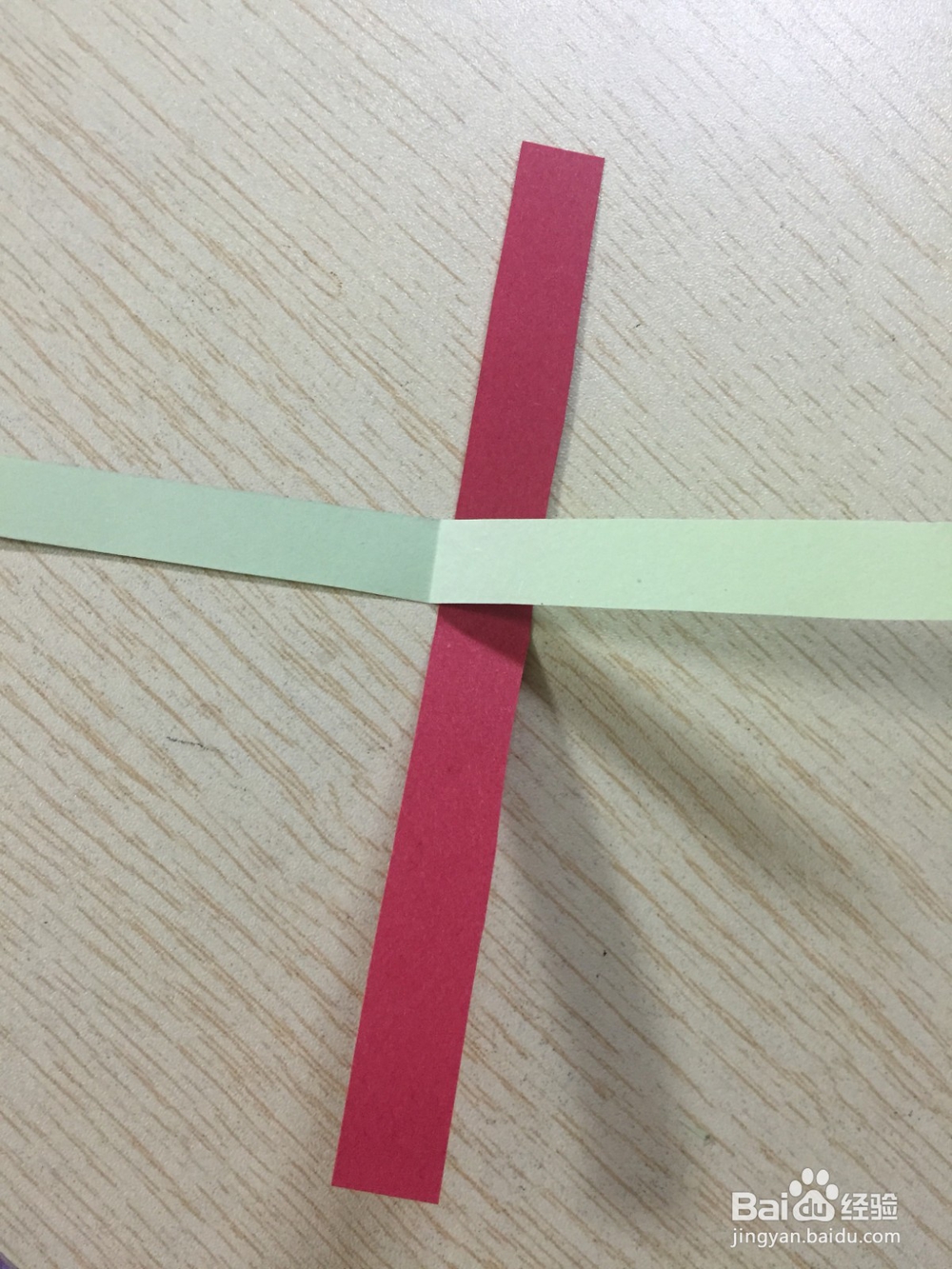 用卡纸如何做一只立体小鱼