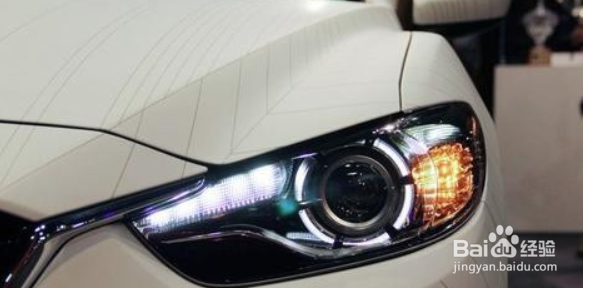 大灯透镜十字定位方法