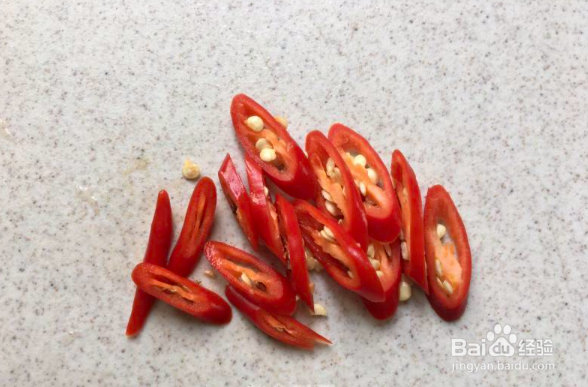 秋葵炒鸡丁的做法