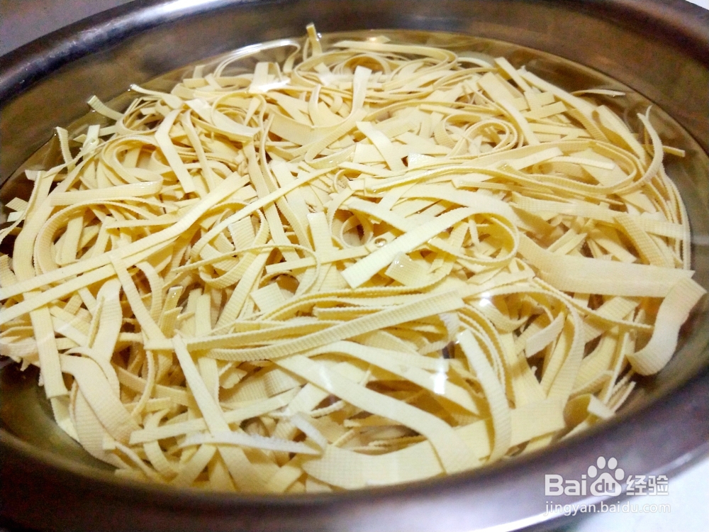 做出入味的凉拌豆皮木耳