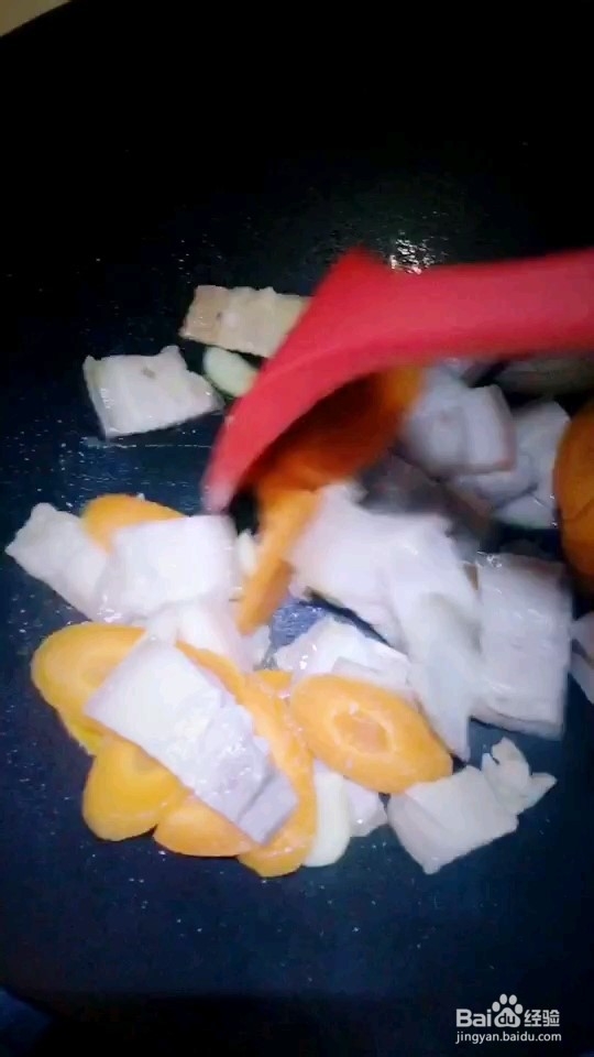 洋葱炒肉片的做法