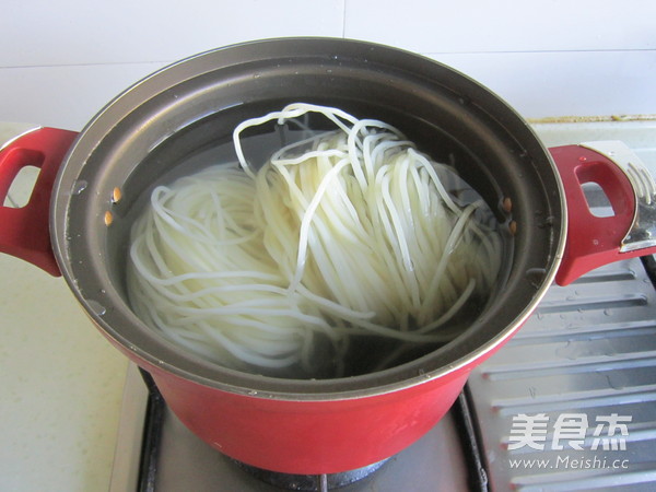 红果家菜谱之麻辣米粉