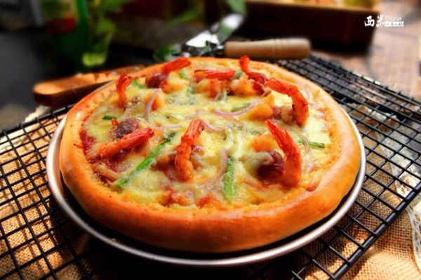 腊肉卷大虾披萨