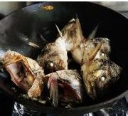 豆腐鱼头汤的做法