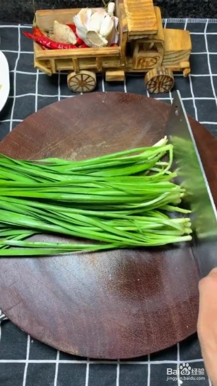 如何制作豆干炒韭菜