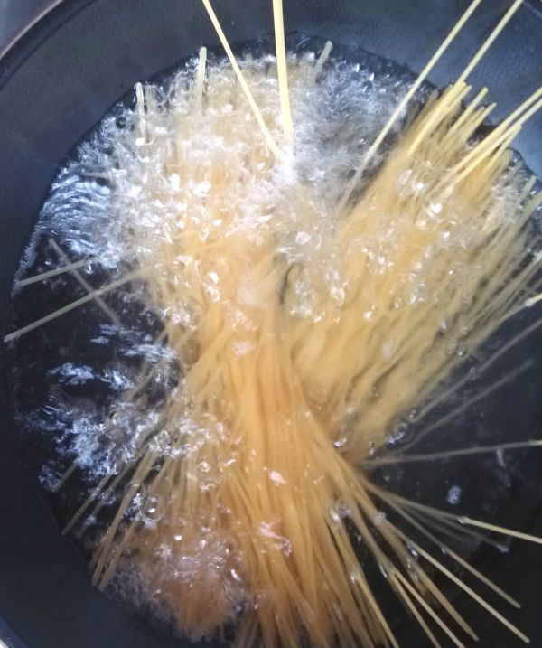 虾仁青瓜汁意面