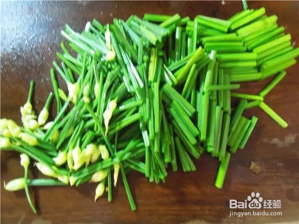 韭菜苔炒油豆腐