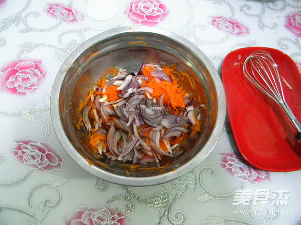 胡萝卜煎蛋的做法