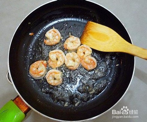 虾仁面筋的做法