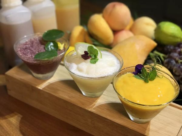 鸡尾酒风酵素沙冰饮