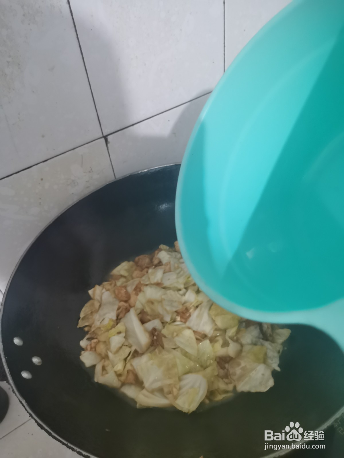 猪肉如何炒包心菜？