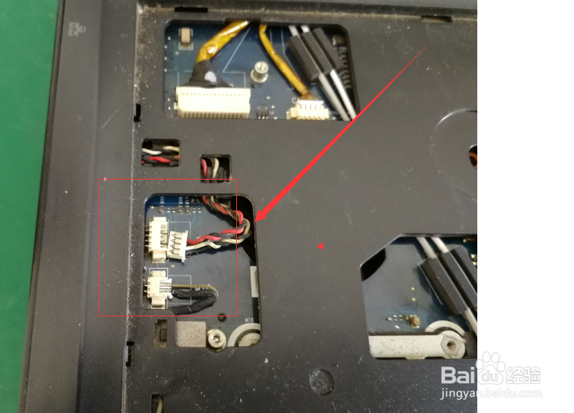 三星笔记本R458喇叭的更换方法