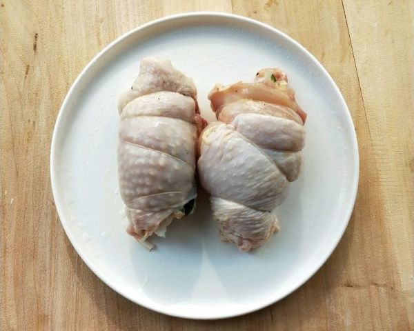 黑胡椒烤蔬菜鸡腿卷