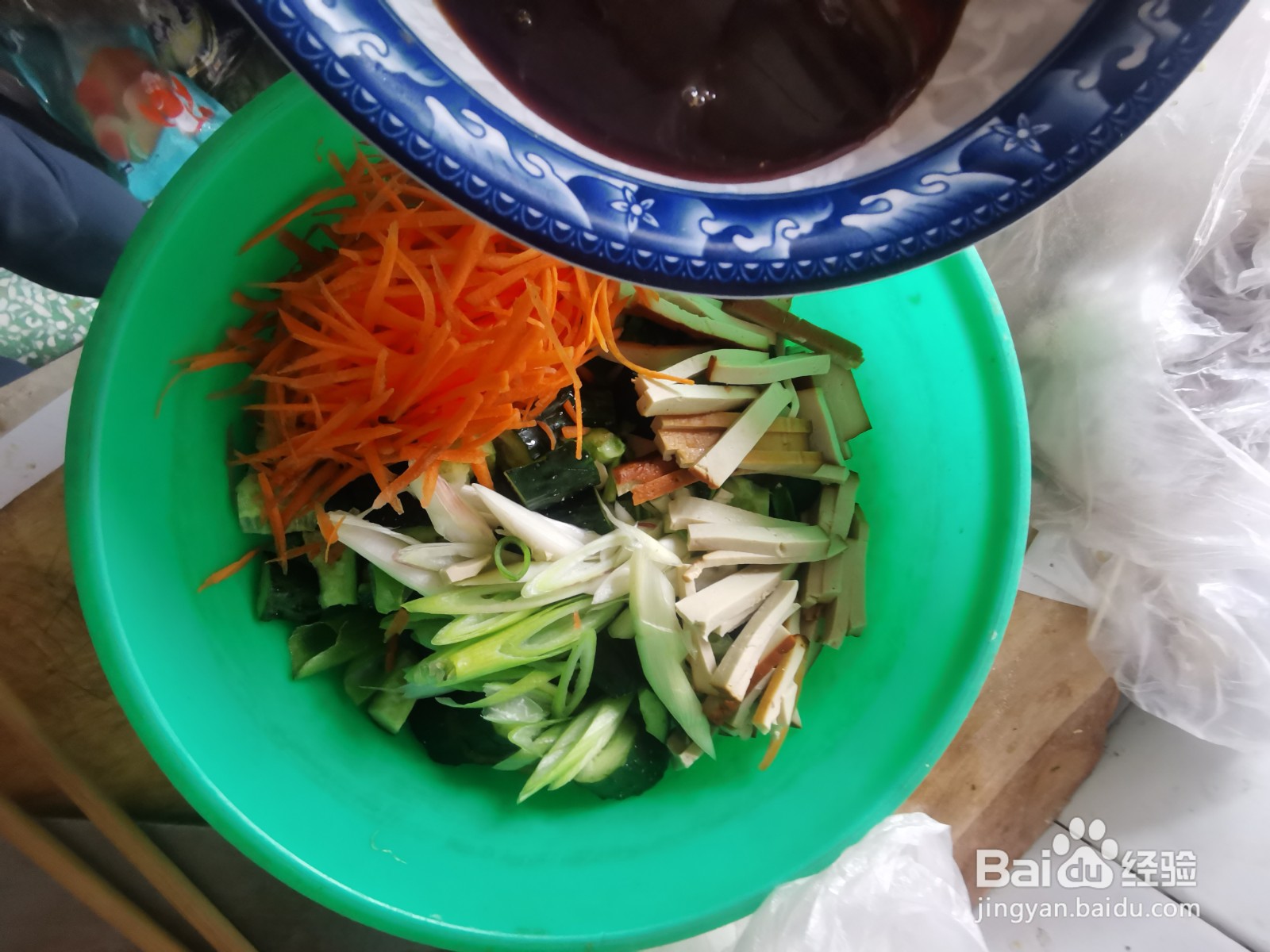 黄瓜粉皮拌素鸡