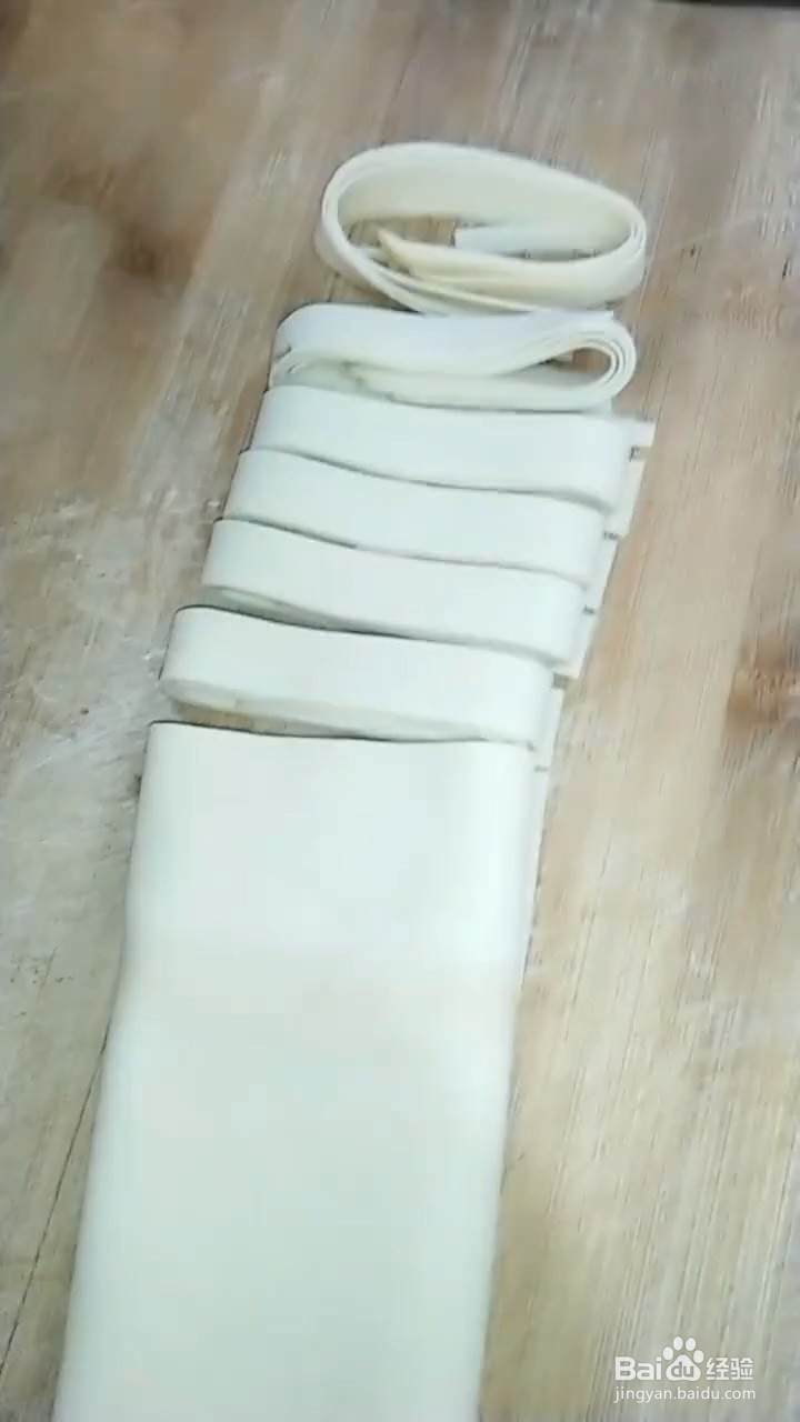 如何制作东北名菜尖椒干豆腐？