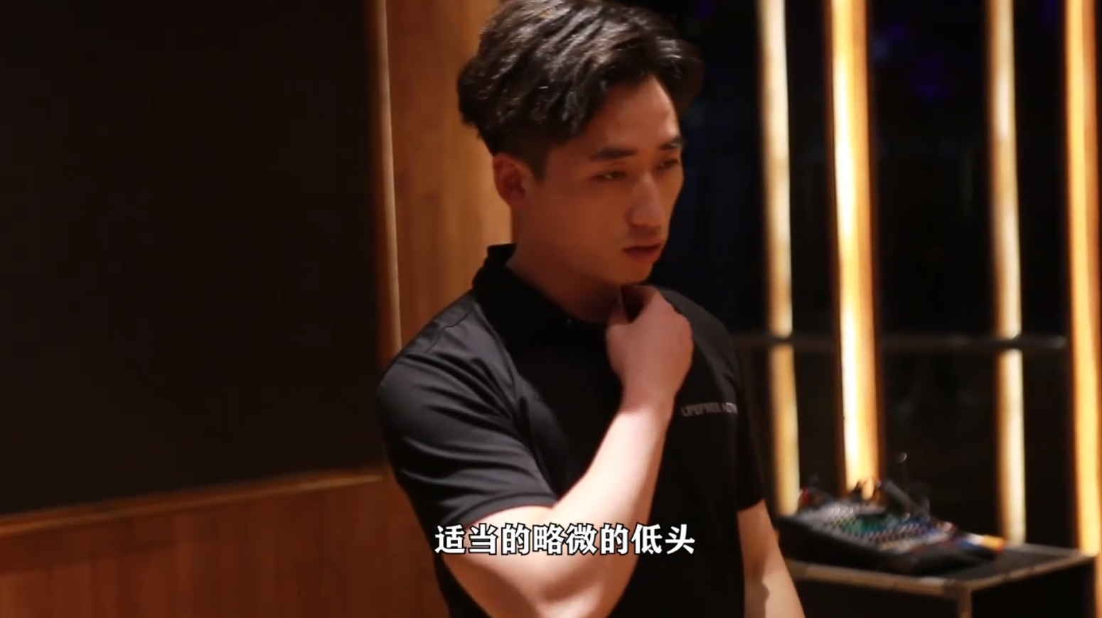 肩颈放松训练,防止头部前引