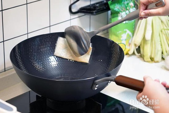 新买的苏泊尔炒锅怎么开锅