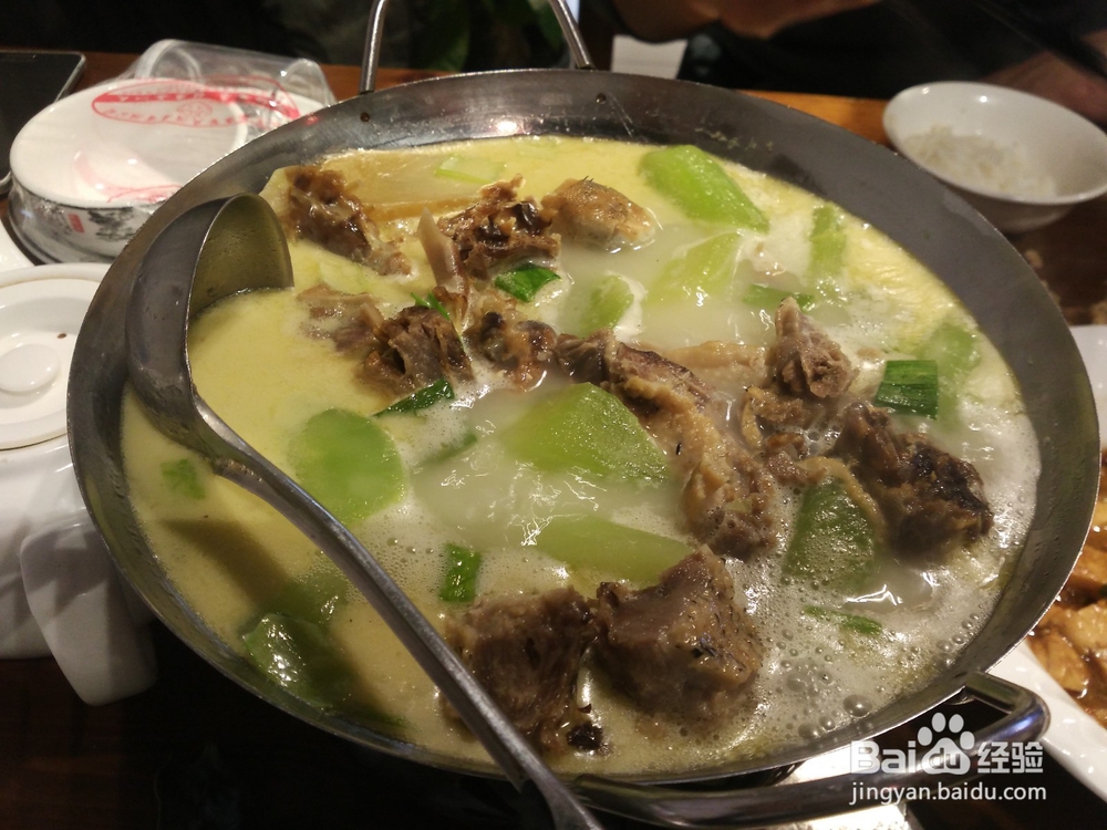 怎么让饭店的菜品贵但生意还依然很好