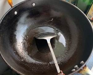 在家如何制作美蛙鱼头火锅底料