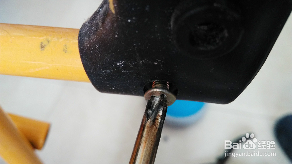 童车轮子怎么拆装，儿童推车轮子怎么安装