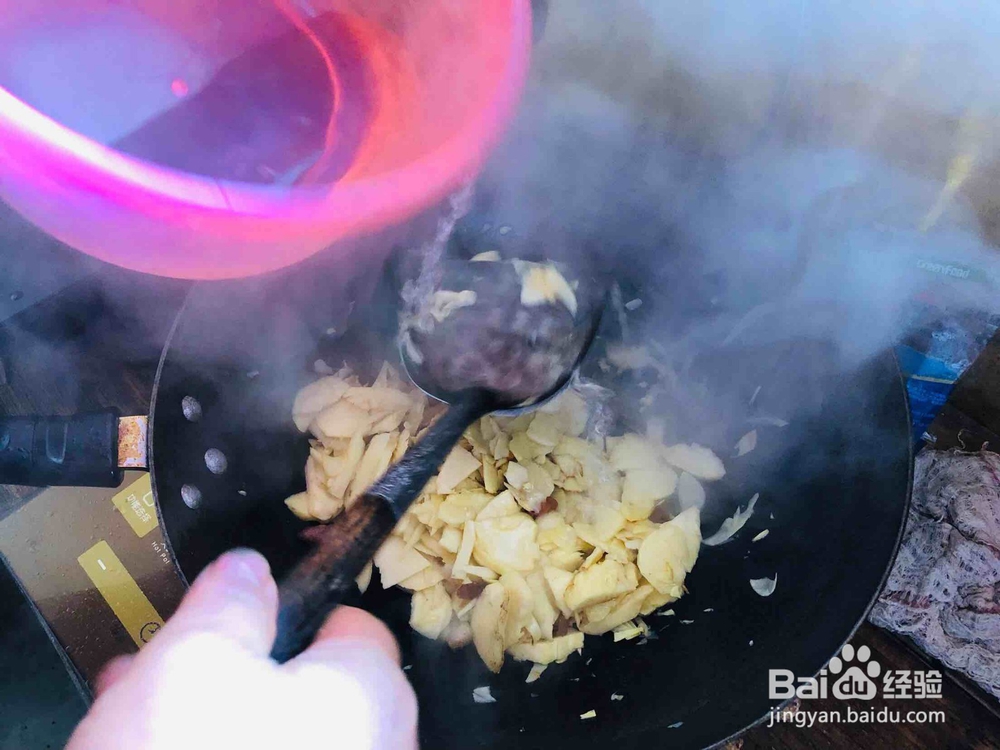 如何做出时令美食:乡食野味之春笋五花烩芥菜!