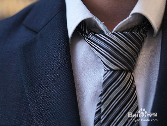 矮个男怎样显高优雅装扮