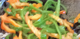 黑木耳金针菇炒辣椒