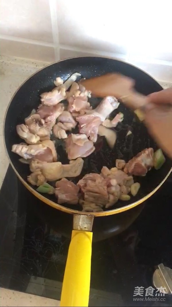 咖喱鸡腿饭的做法