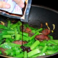 粤菜腊肠炒芹菜