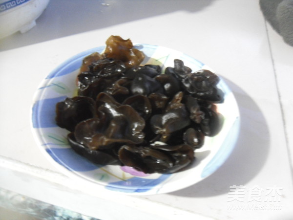 木耳炒油菜的做法