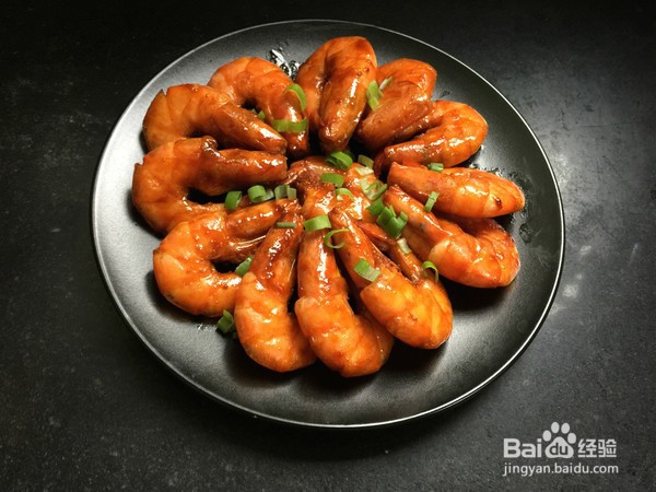 如何制作正宗的油焖大虾