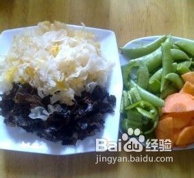 看着舒服才能吃得舒服——清脆爽口的双耳炒素