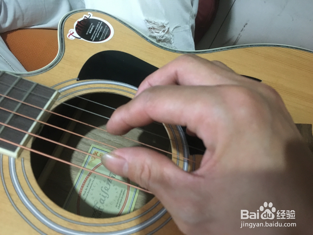 怎样正确使用民谣吉他弹奏