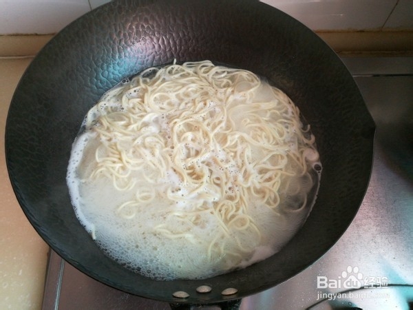 蒜香扇贝酱拌面的做法