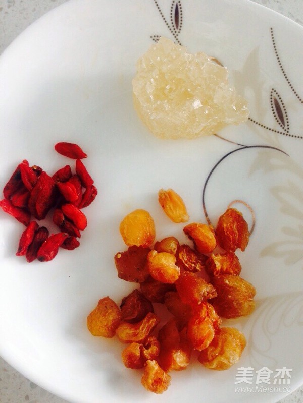 莲子绿豆桂圆枸杞冬瓜汤