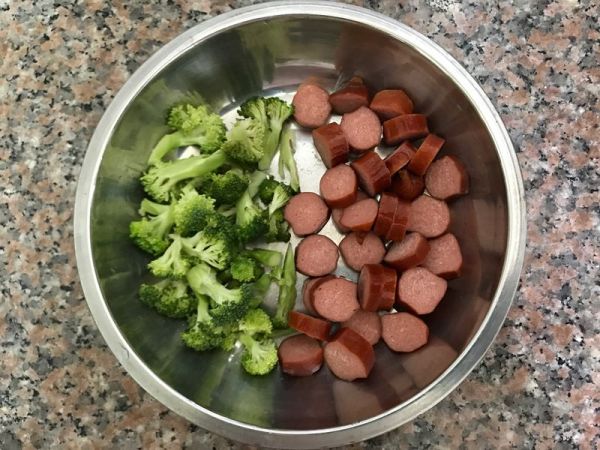 西兰花鹌鹑蛋咖喱饼