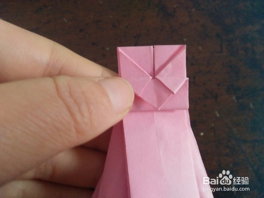 如何用纸折晚礼服连衣裙